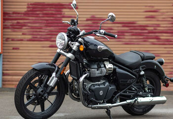 royal enfield super meteor 01